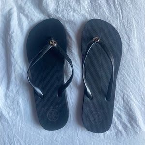 tory burch flip flops